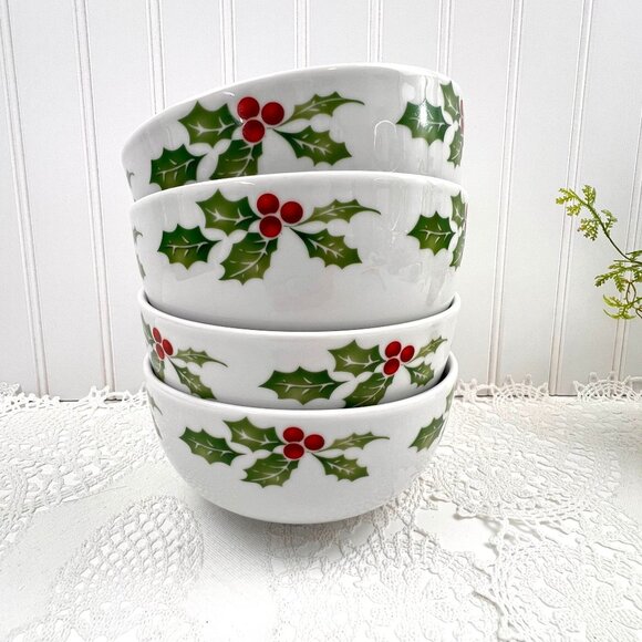 Pfaltzgraff "Christmas Day" Holiday Cereal Soup Bowls Set Of 4 Tree Holly Design - Picture 1 of 9